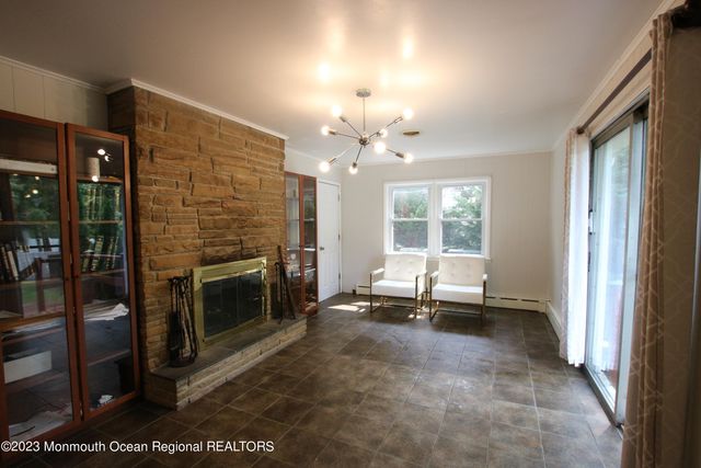 450 Redmond Avenue, Oakhurst, NJ 07755