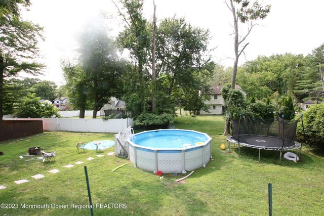 450 Redmond Avenue, Oakhurst, NJ 07755