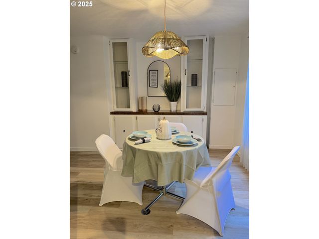 2386 N MENZIES Ct, Portland, OR 97217