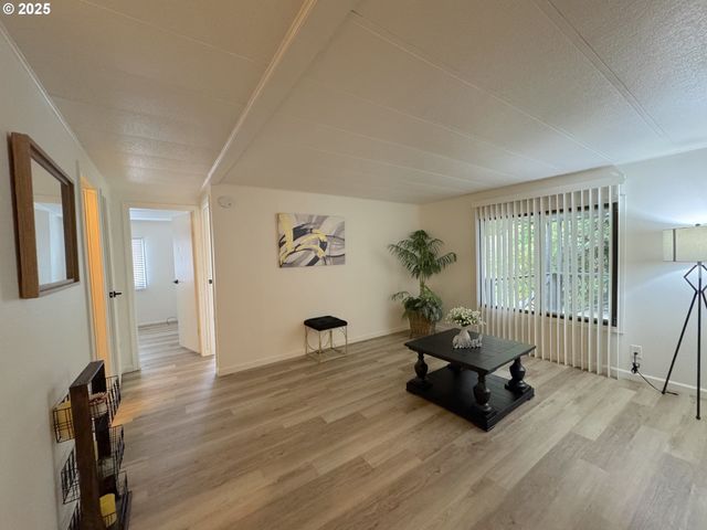 2386 N MENZIES Ct, Portland, OR 97217