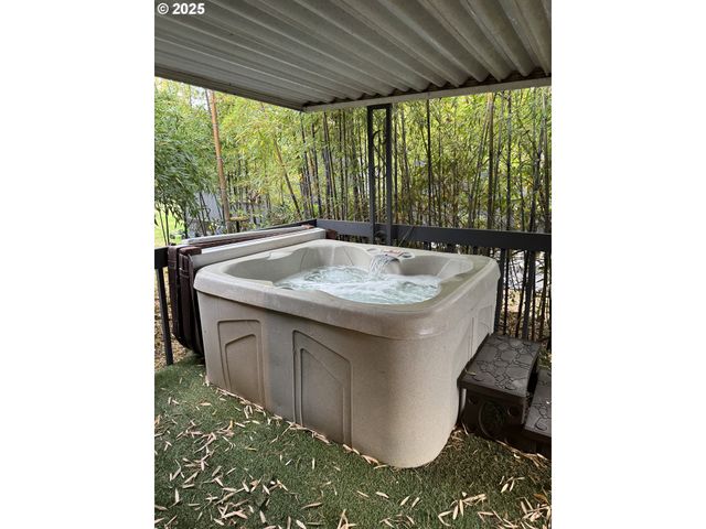 2386 N MENZIES Ct, Portland, OR 97217