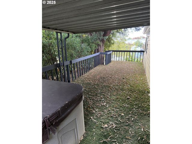 2386 N MENZIES Ct, Portland, OR 97217