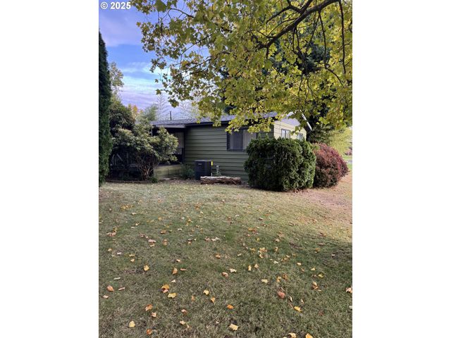 2386 N MENZIES Ct, Portland, OR 97217