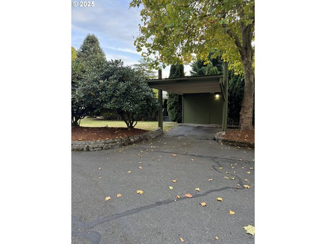 2386 N MENZIES Ct, Portland, OR 97217