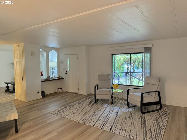 2386 N MENZIES Ct, Portland, OR 97217