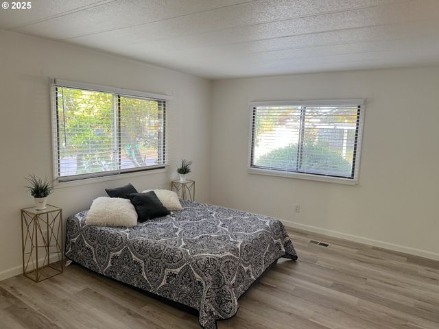 2386 N MENZIES Ct, Portland, OR 97217