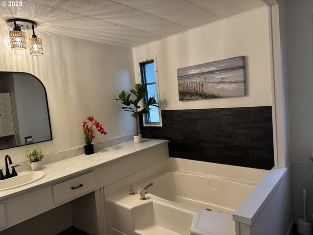 2386 N MENZIES Ct, Portland, OR 97217