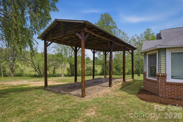 2566 Andrews Circle, Lenoir, NC 28645