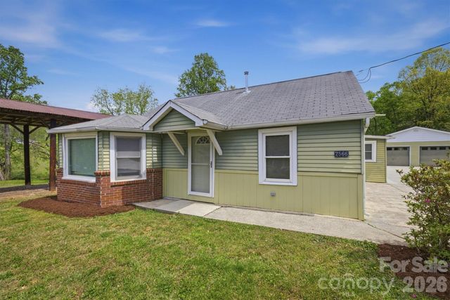 2566 Andrews Circle, Lenoir, NC 28645