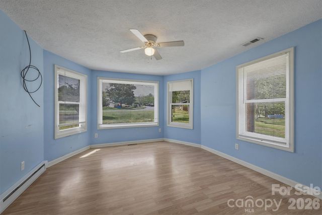 2566 Andrews Circle, Lenoir, NC 28645