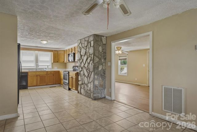 2566 Andrews Circle, Lenoir, NC 28645