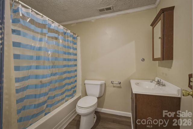 2566 Andrews Circle, Lenoir, NC 28645