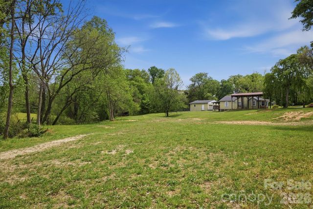 2566 Andrews Circle, Lenoir, NC 28645