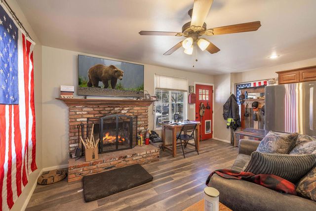 696 Highland Lane, Sugarloaf, CA 92386