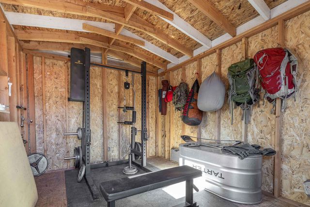 696 Highland Lane, Sugarloaf, CA 92386