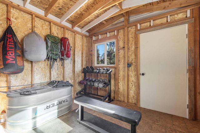 696 Highland Lane, Sugarloaf, CA 92386