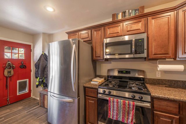 696 Highland Lane, Sugarloaf, CA 92386