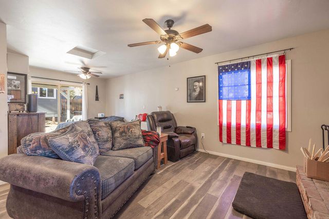 696 Highland Lane, Sugarloaf, CA 92386