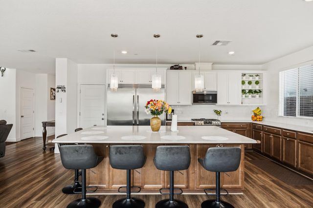 153 Boulder Drive S, Madera, CA 93636