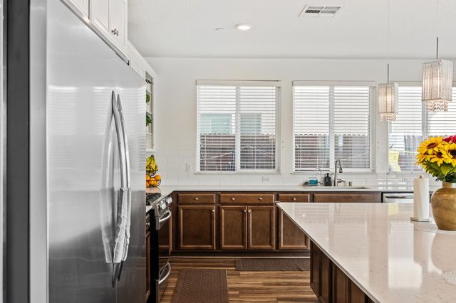 153 Boulder Drive S, Madera, CA 93636