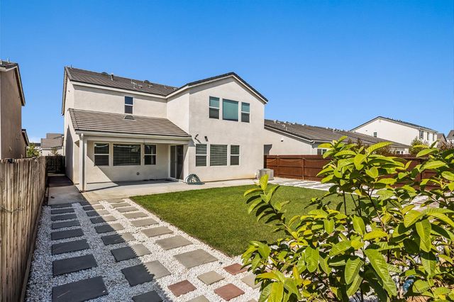 153 Boulder Drive S, Madera, CA 93636