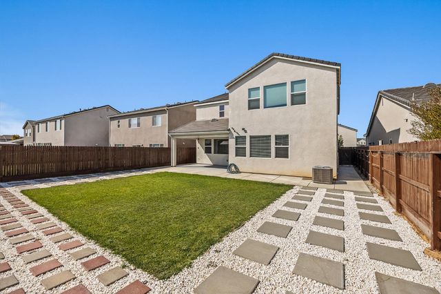 153 Boulder Drive S, Madera, CA 93636