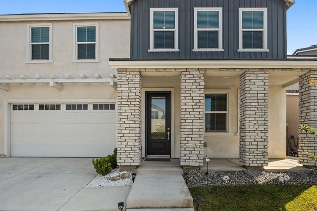 153 Boulder Drive S, Madera, CA 93636