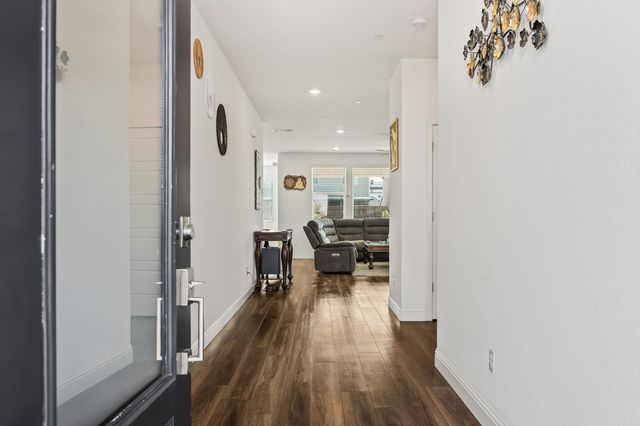 153 Boulder Drive S, Madera, CA 93636