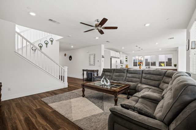 153 Boulder Drive S, Madera, CA 93636