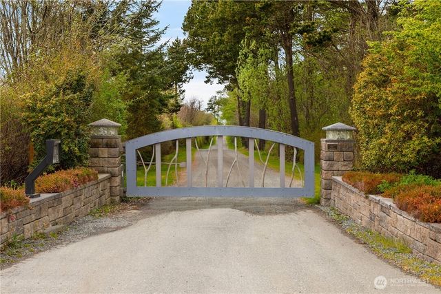 38 A Surfcrest Drive, Oak Harbor, WA 98277