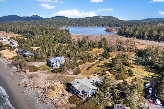 38 A Surfcrest Drive, Oak Harbor, WA 98277