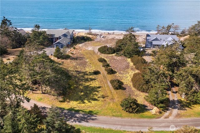 38 A Surfcrest Drive, Oak Harbor, WA 98277