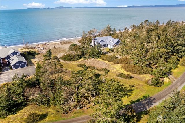 38 A Surfcrest Drive, Oak Harbor, WA 98277