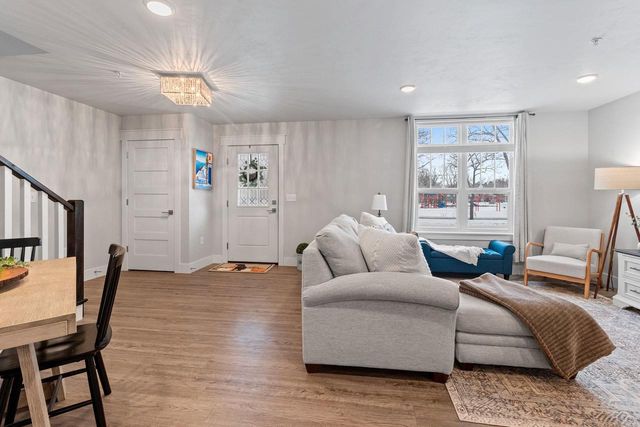 224 S JACKSON STREET, Green Bay, WI 54301