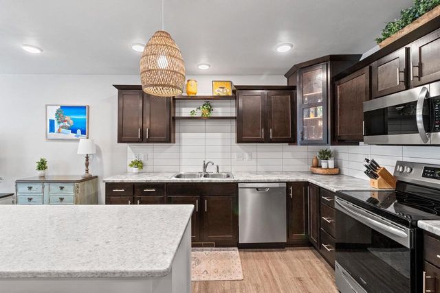 224 S JACKSON STREET, Green Bay, WI 54301