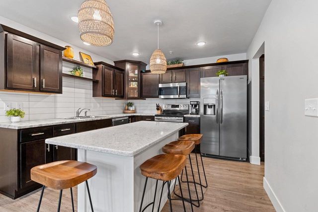 224 S JACKSON STREET, Green Bay, WI 54301