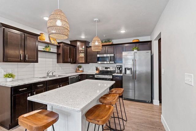 224 S JACKSON STREET, Green Bay, WI 54301