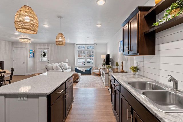 224 S JACKSON STREET, Green Bay, WI 54301