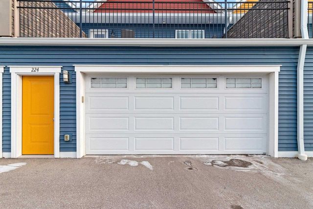 224 S JACKSON STREET, Green Bay, WI 54301