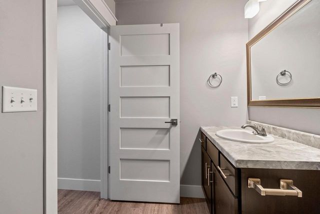 224 S JACKSON STREET, Green Bay, WI 54301