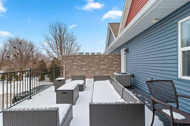 224 S JACKSON STREET, Green Bay, WI 54301