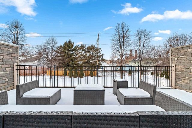 224 S JACKSON STREET, Green Bay, WI 54301