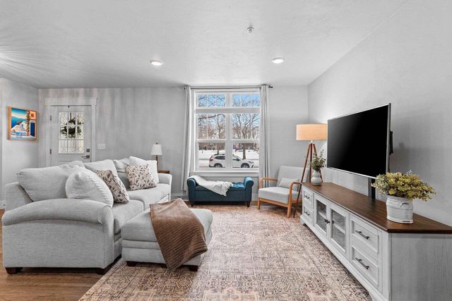 224 S JACKSON STREET, Green Bay, WI 54301