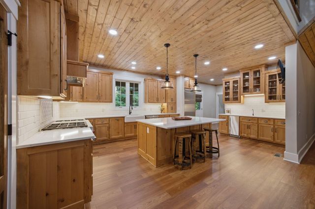 454 Highland Forest Circle, Menlo, GA 30731