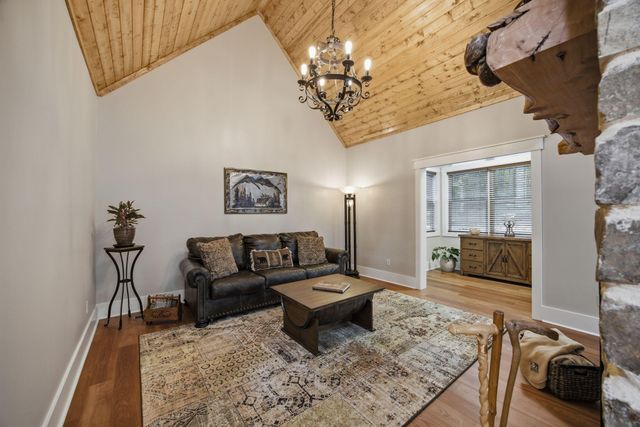 454 Highland Forest Circle, Menlo, GA 30731