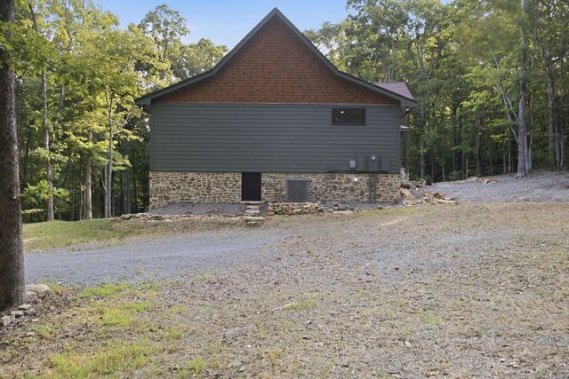 454 Highland Forest Circle, Menlo, GA 30731