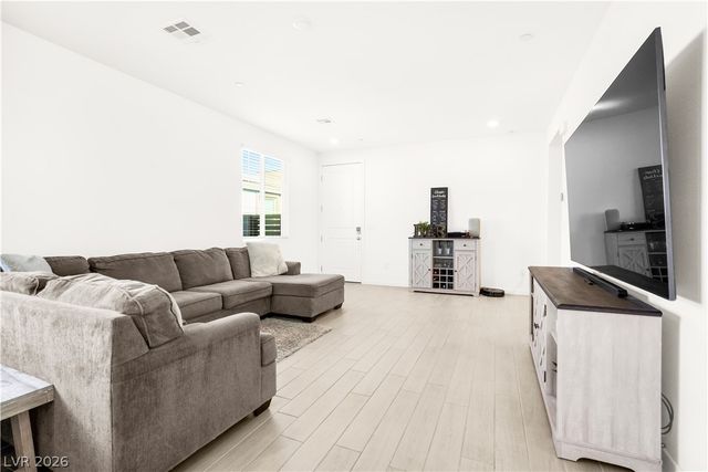 9398 Noble Fir Ridge Avenue, Las Vegas, NV 89143