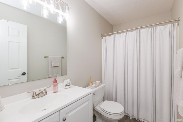775 E Case Boulevard, Albany, IN 47320