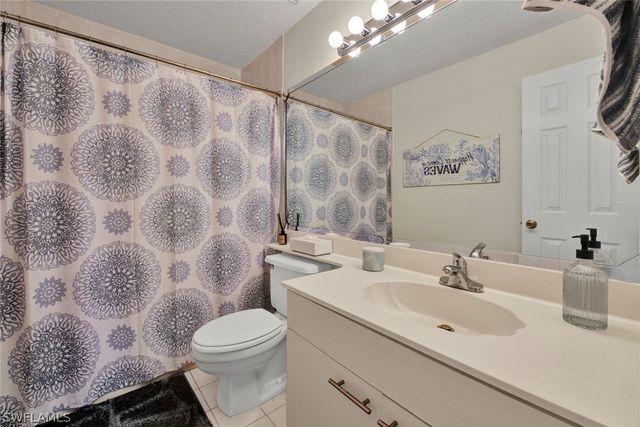 386 Emerald Bay CIR G-4, Naples, FL 34110