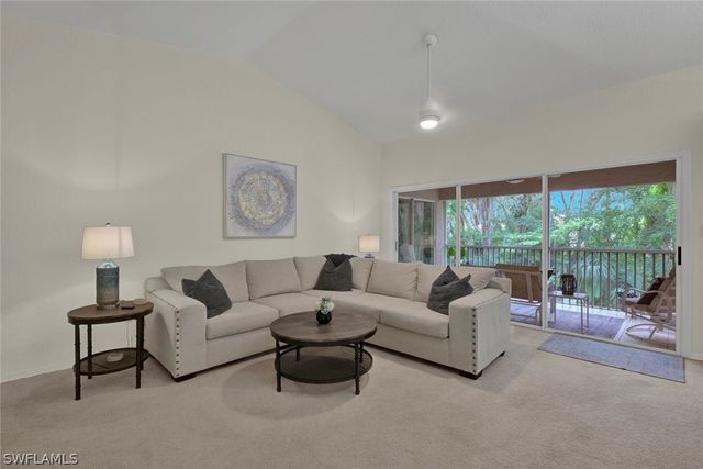 386 Emerald Bay CIR G-4, Naples, FL 34110